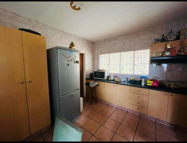 4 BEDROOM HOUSE FOR SALE IN KENSINGTON